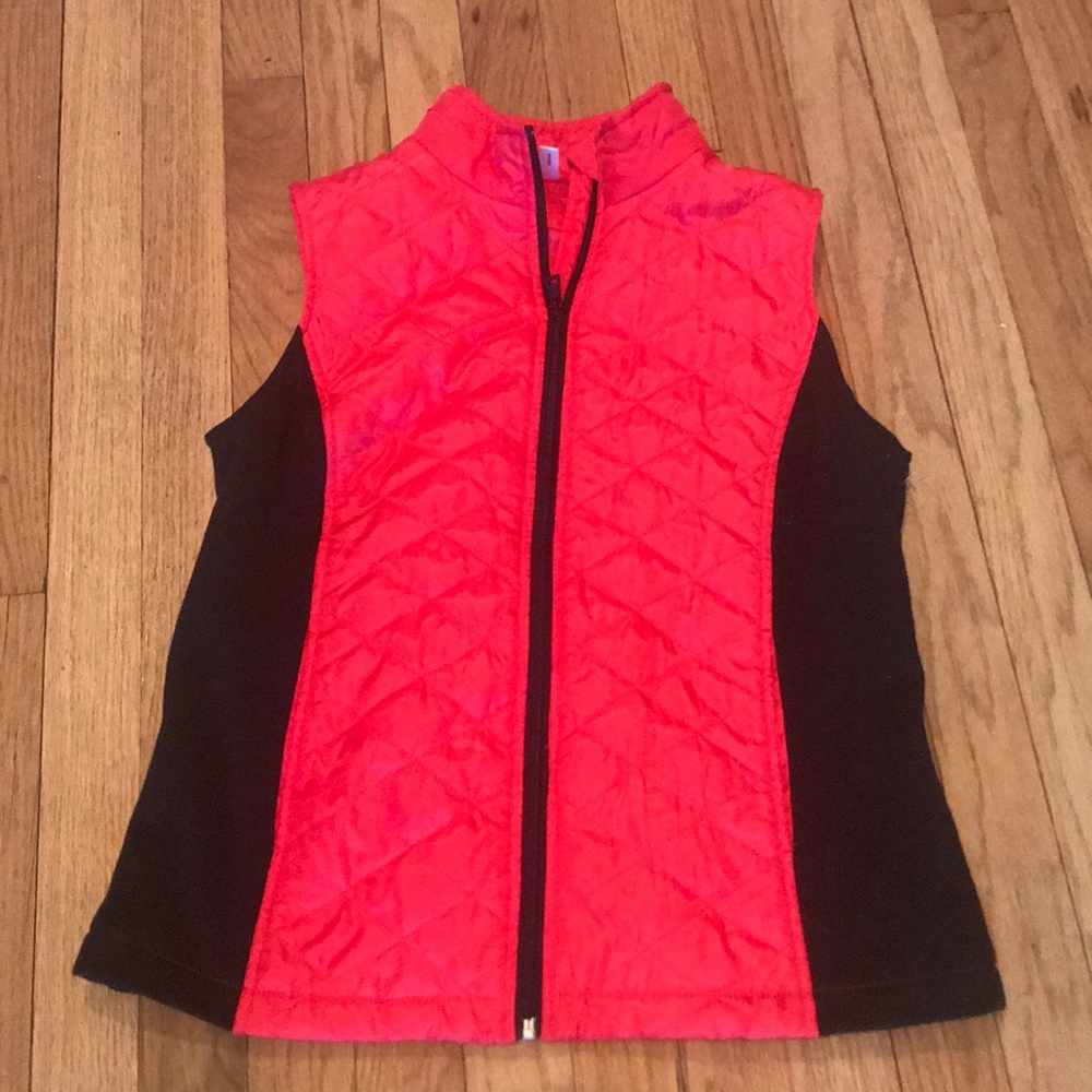 Light women’s athletic vest (Size Small)